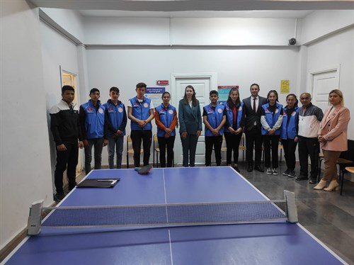 Sayın Kaymakamımız Fatma TURHAN KESER 19 Mayıs Gençlik Haftası etkinliği kapsamında düzenlenen masa tenisi turnuvasına katıldı.